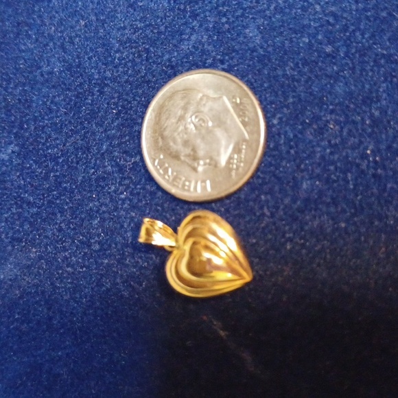 14 KT Puff Heart Charm - Picture 3 of 4
